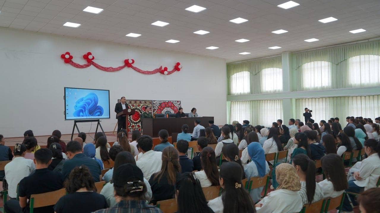 Guliston kampusida PF-33-sonli Farmon yuzasidan seminar tashkil etildi